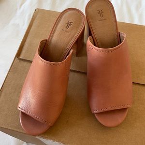 Frye Leather open-toed heeled mules sz 8.5 women’s